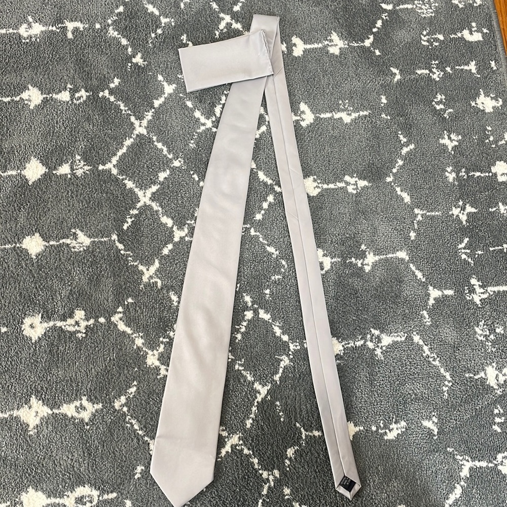 Silver Satin Tie w/ Pocket Square